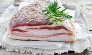 Сало, соленное сухим способом в домашних условиях с чесноком и другими пряностями