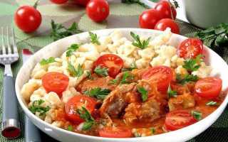 Как приготовить вкусный гуляш из свинины: рецепты с подливкой, в мультиварке и другие