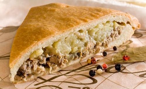 Пирог из сайры из дрожжевого теста