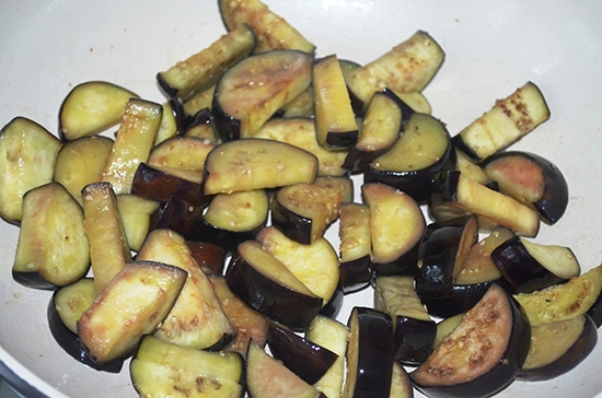 С таким же успехом можно запекать баклажаны кусочками