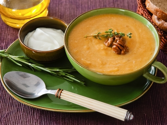 «Мясной» рецепт: тыквенный суп пюре с курицей