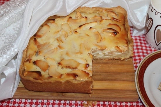 Яблочный пирог со сметанной заливкой очень вкусный