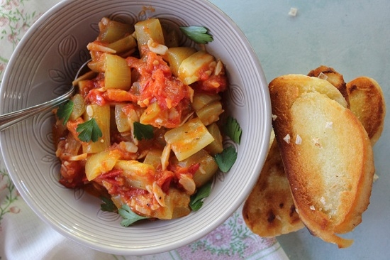 Кабачки, тушенные с морковью и луком